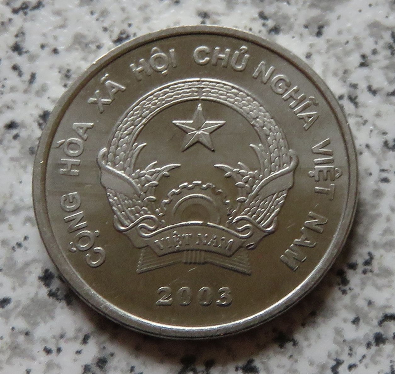  Vietnam 200 Dong 2003   