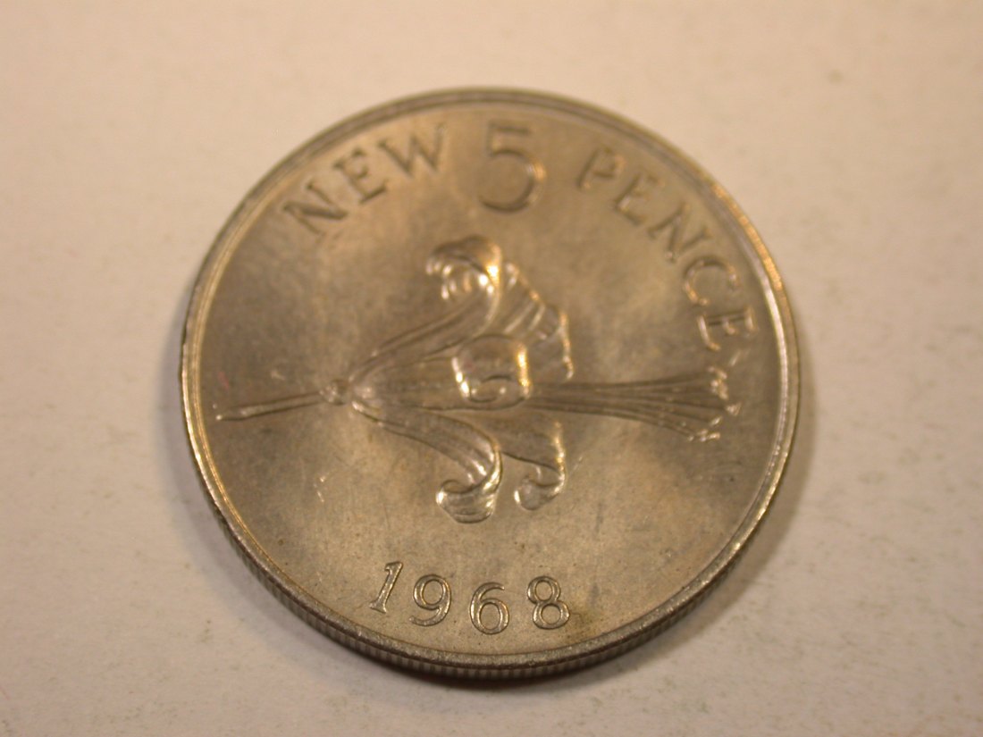  K01 Guernsey  5 Pence 1968 in unc     Originalbilder   