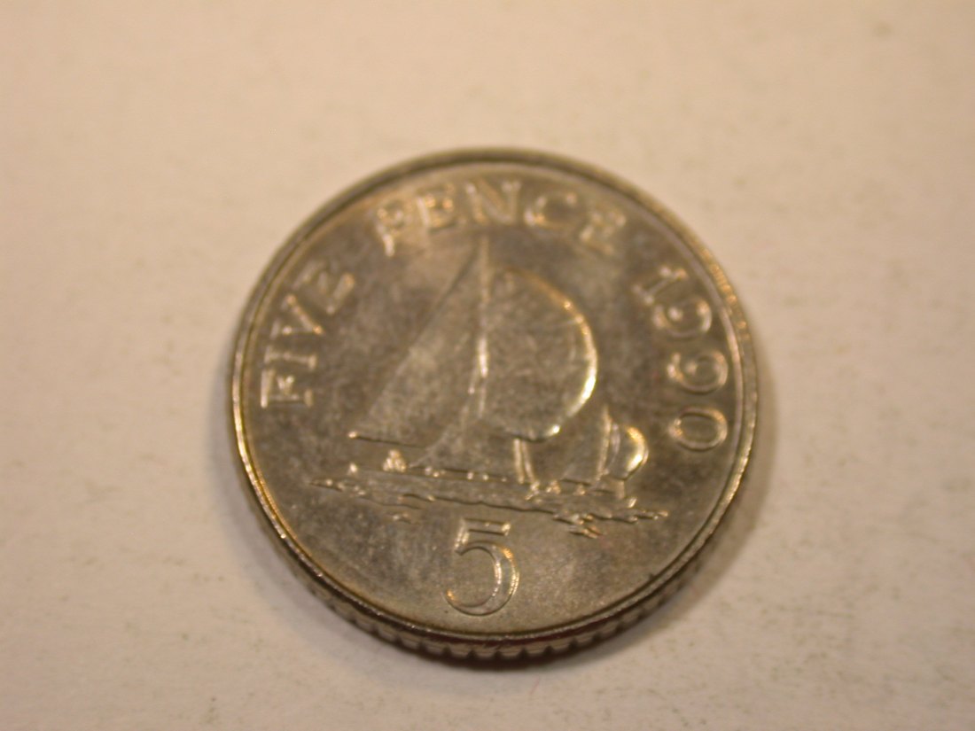  K01 Guernsey  5 Pence 1990 in unc     Originalbilder   