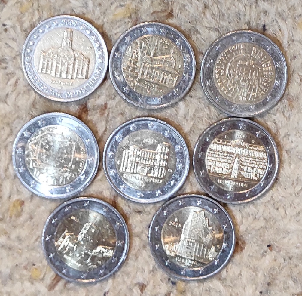  d025: BRD Münzlot 6 x 2 verschiedene Euros, besser erhalten wie es lt. Bild aussieht   