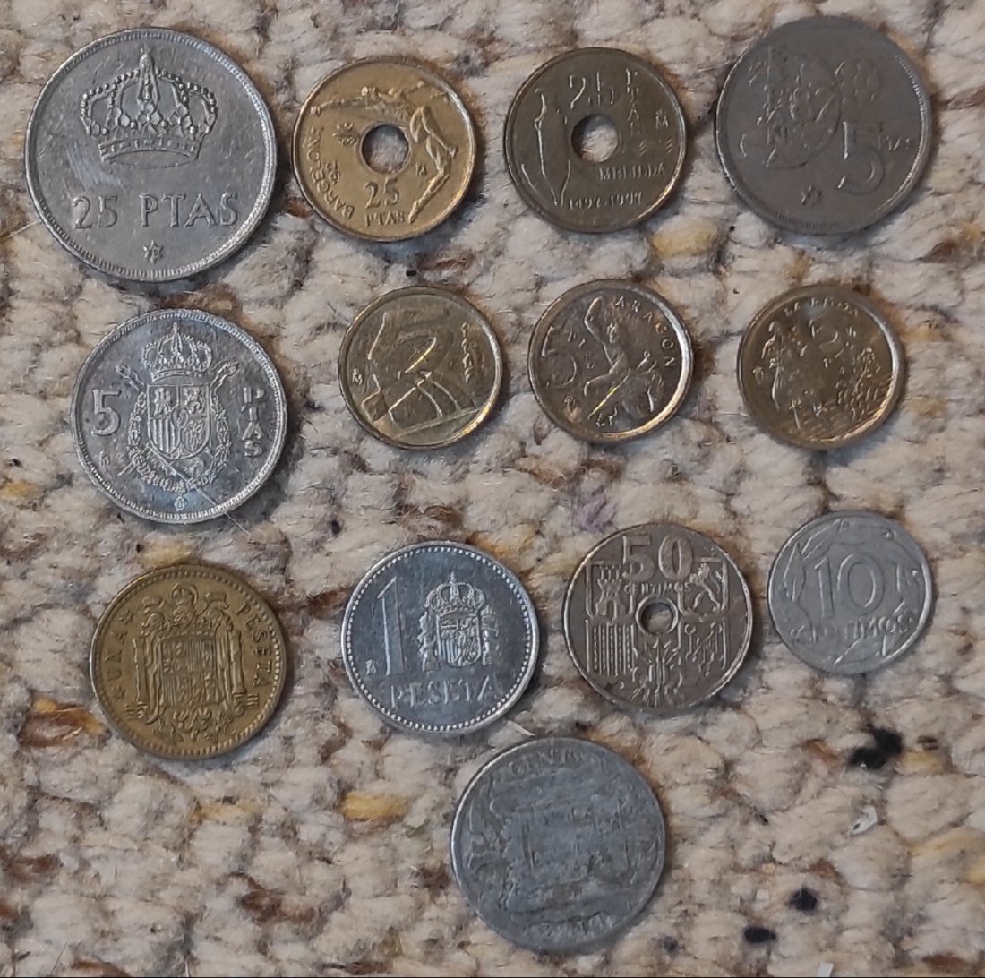  Set 099: Spanien Münzlot mit 13 verschiedenen Münzen   