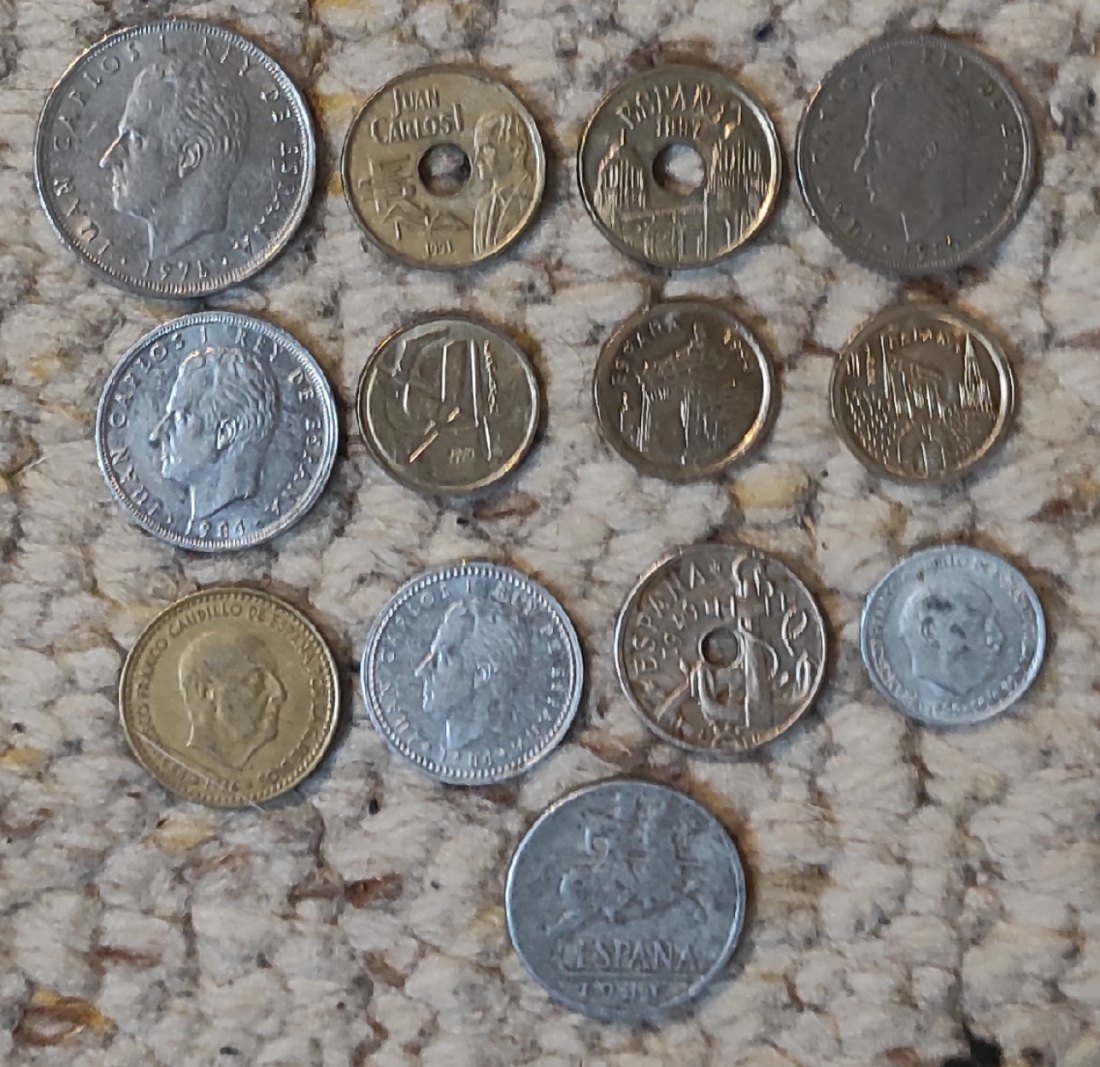  Set 099: Spanien Münzlot mit 13 verschiedenen Münzen   
