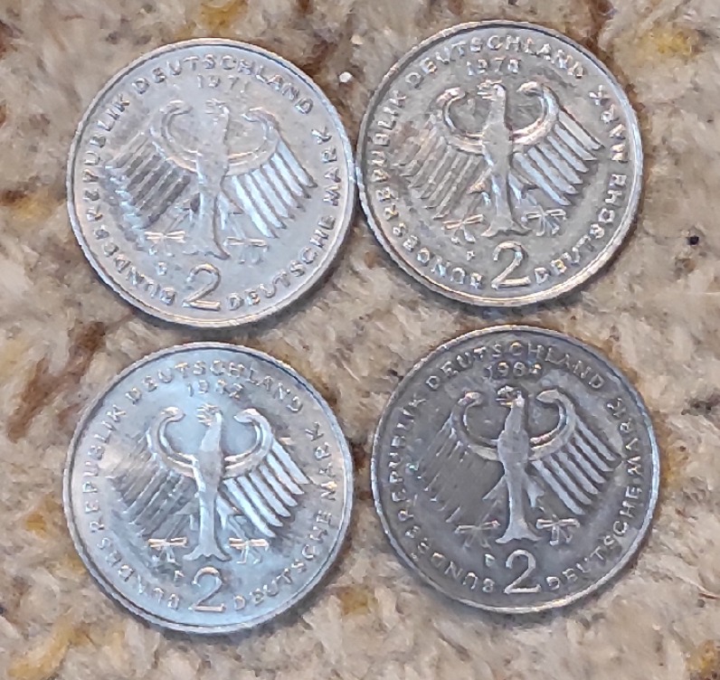  d027: Deutschland kleines Lot mit 4 verschiedenen 2 Mark Heuß Münzen   