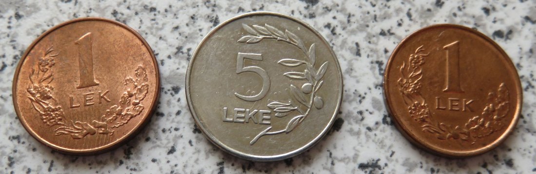  Albanien 1 Lek 1996 und 2008 sowie 5 Leke 2000   