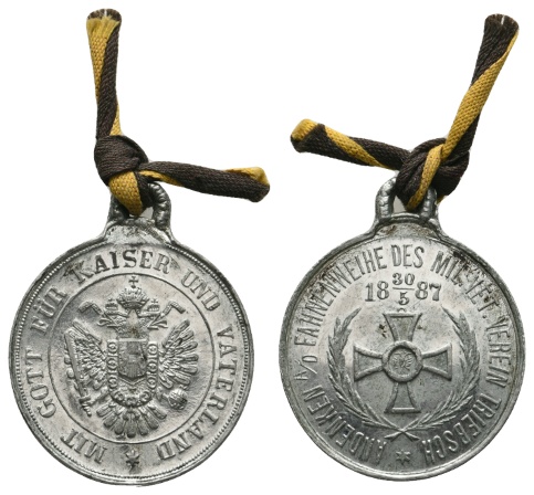  Medaille 1887; Fahnenweihe des Mil. Vet. Verein Triebsch; unedel; 7,44 g; Ø 27,21 mm   