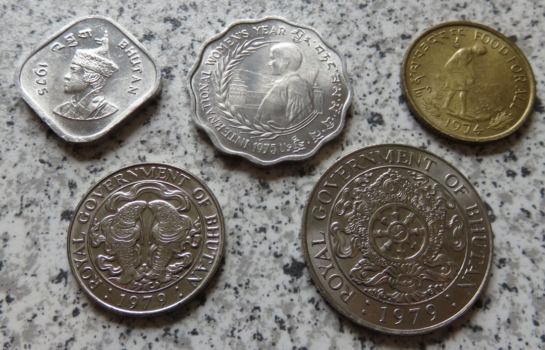  Bhutan 5 und 10 Chetrums 1975, 20 Chetrums 1974, 25 Chetrums und 1 Ngultrum 1979   