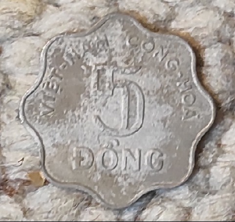  Südvietnam 5 Dong 1966, etwas fleckig   