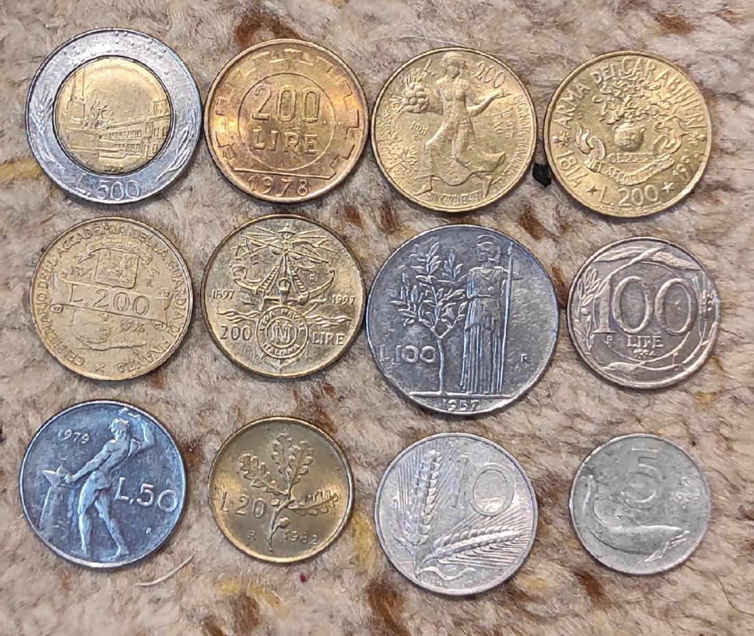  Set 120: Italien Münzlot mit 12 verschiedenen Münzen   