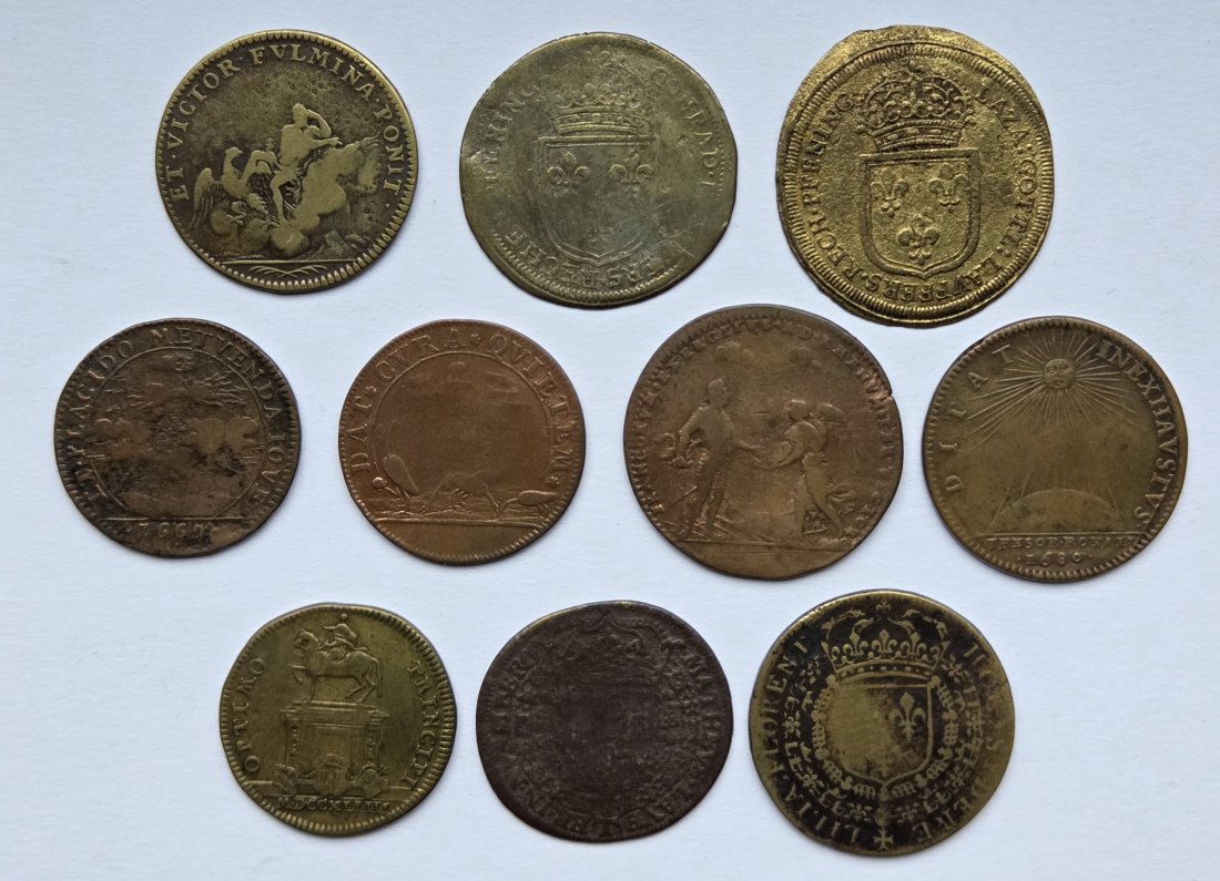 Lot aus zehn Jetons/Rechenpfennigen mit Portrait Ludwigs   