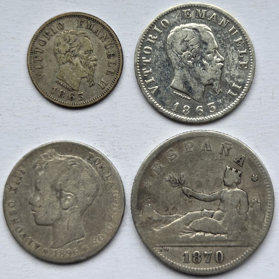 Italien/Spanien: Lot aus vier Silbermünzen, zusammen 18,8 g Feinsilber   
