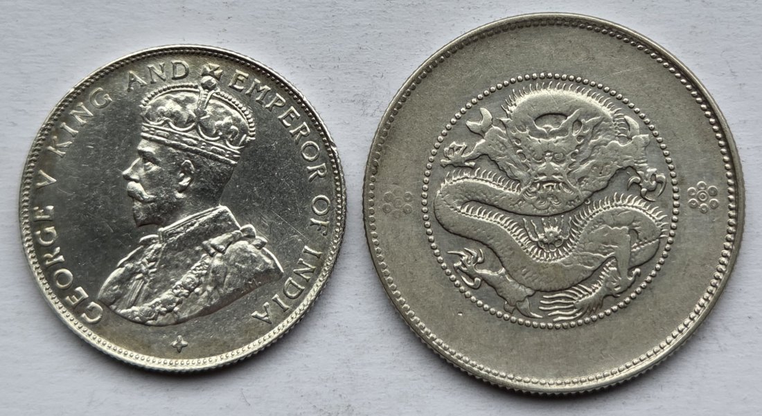  Straits Settlements/China: Lot aus zwei Silbermünzen, zusammen 10,8 g Feinsilber   