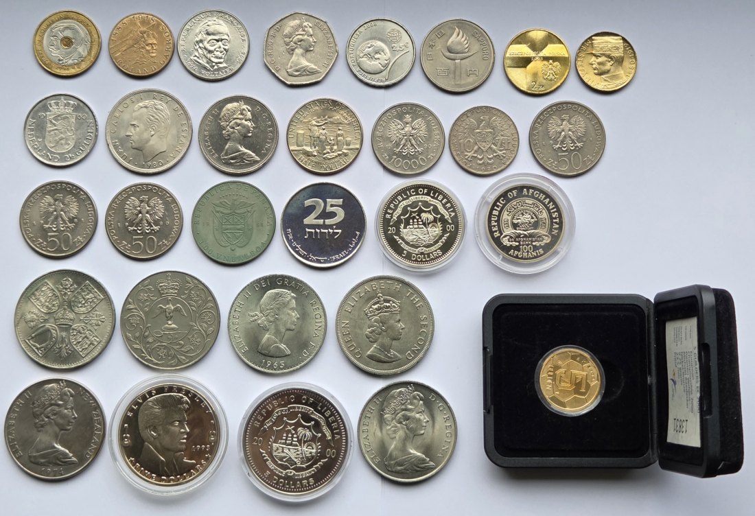  Lot aus 30 verschiedenen Kupfer-Nickel-Gedenkmünzen aus aller Welt   