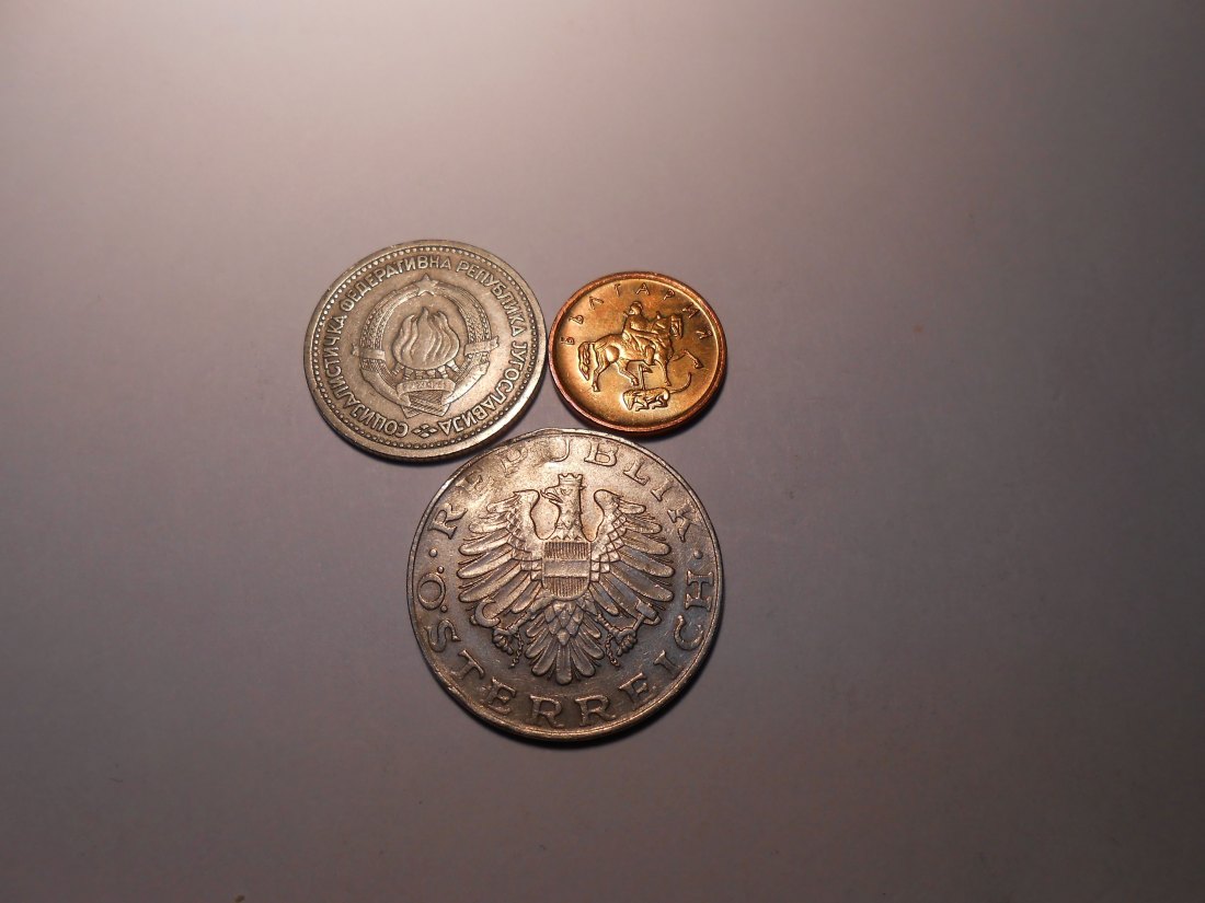  hn6 / Jugoslawien, Bulgarien, Österreich / 3er Lot, 1 Dinar 1965 (KM# 47), 1 Stotinka 2000 (KM# 237a   
