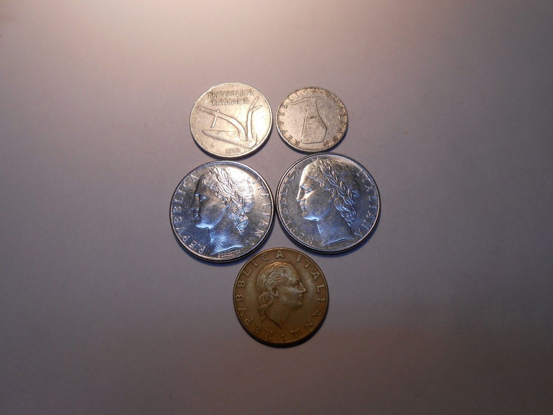  hn11 / Italien, 5er Lot, 5 Lire, 10 Lire, 100 Lire, 200 Lire   