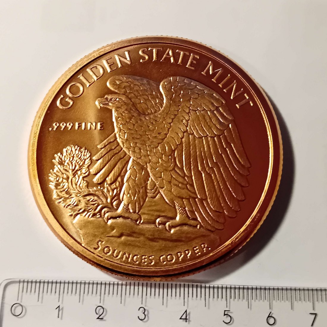  USA 5 Unzen Copper Walking Liberty Eagle. Die Medaille erinnert an den ½ Dollar Walking Liberty Hal   