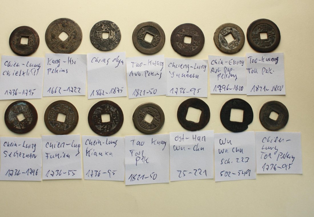  China: Wertvolles Lot von 14 Cash-Munzen ab dem 2 Jh. mit Bestimmungszetteln! siehe Bilder!   