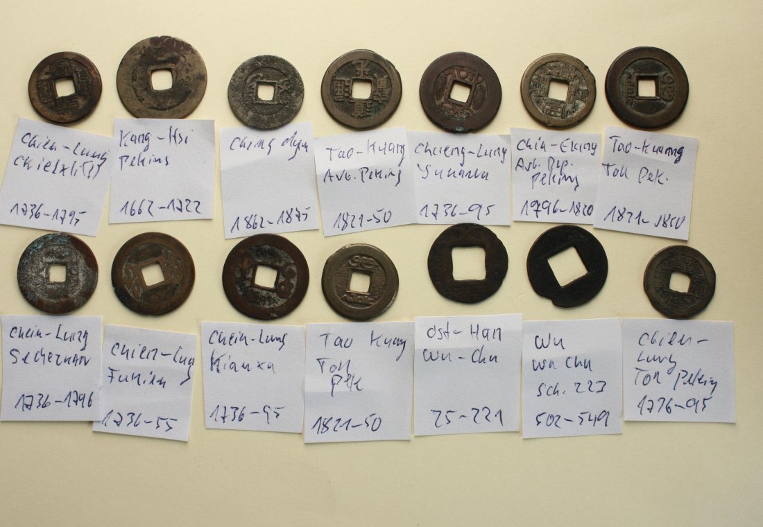 China: Wertvolles Lot von 14 Cash-Munzen ab dem 2 Jh. mit Bestimmungszetteln! siehe Bilder!   