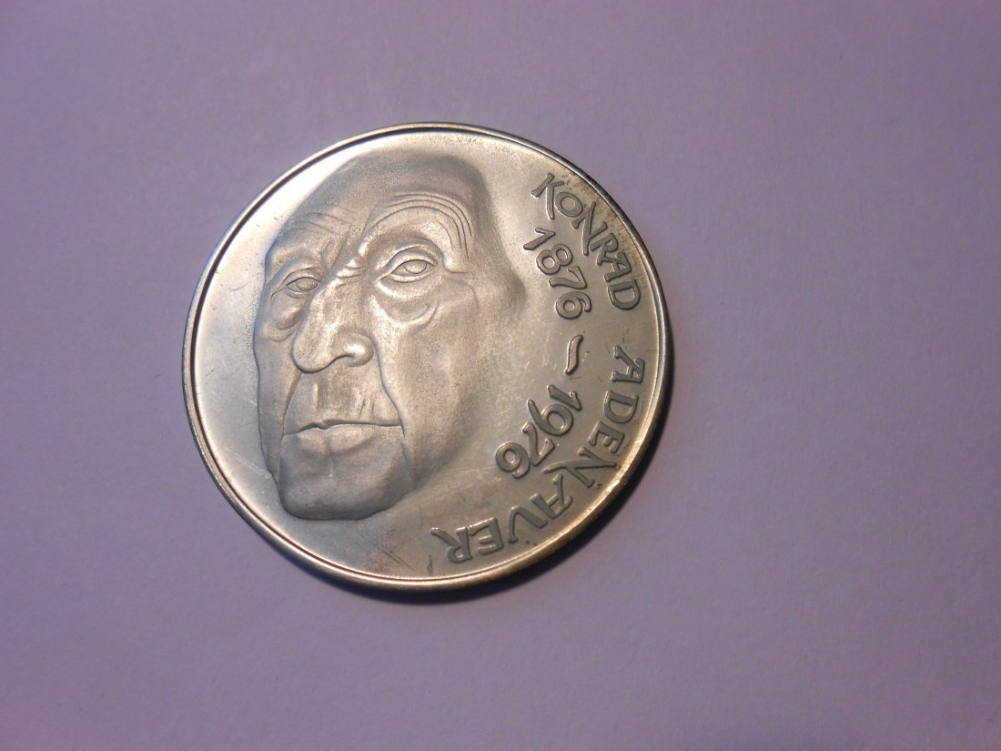 C39.°° Medaille Silber 925 punziert, ”KONRAD ADENAUER 1876-1976 //