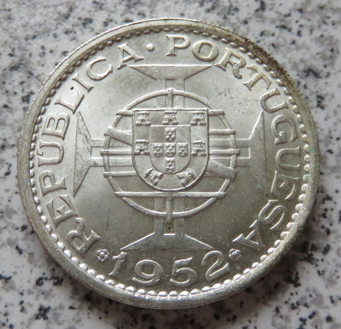  Macau 5 Patacas 1952   