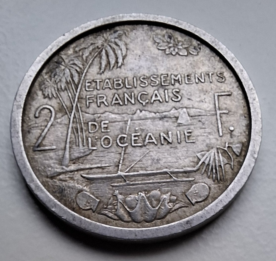 Tahiti Franz. Ploynesien 2 Francs 1949 sitzende Minerva