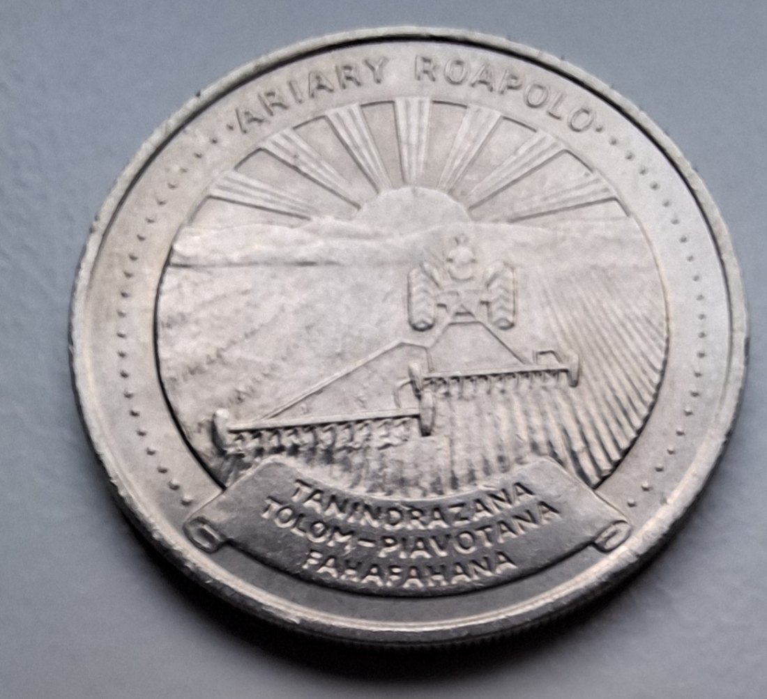  Madagaskar 20 Ariary 1978 Pflügen vor aufgehender Sonne FAO-Münze   