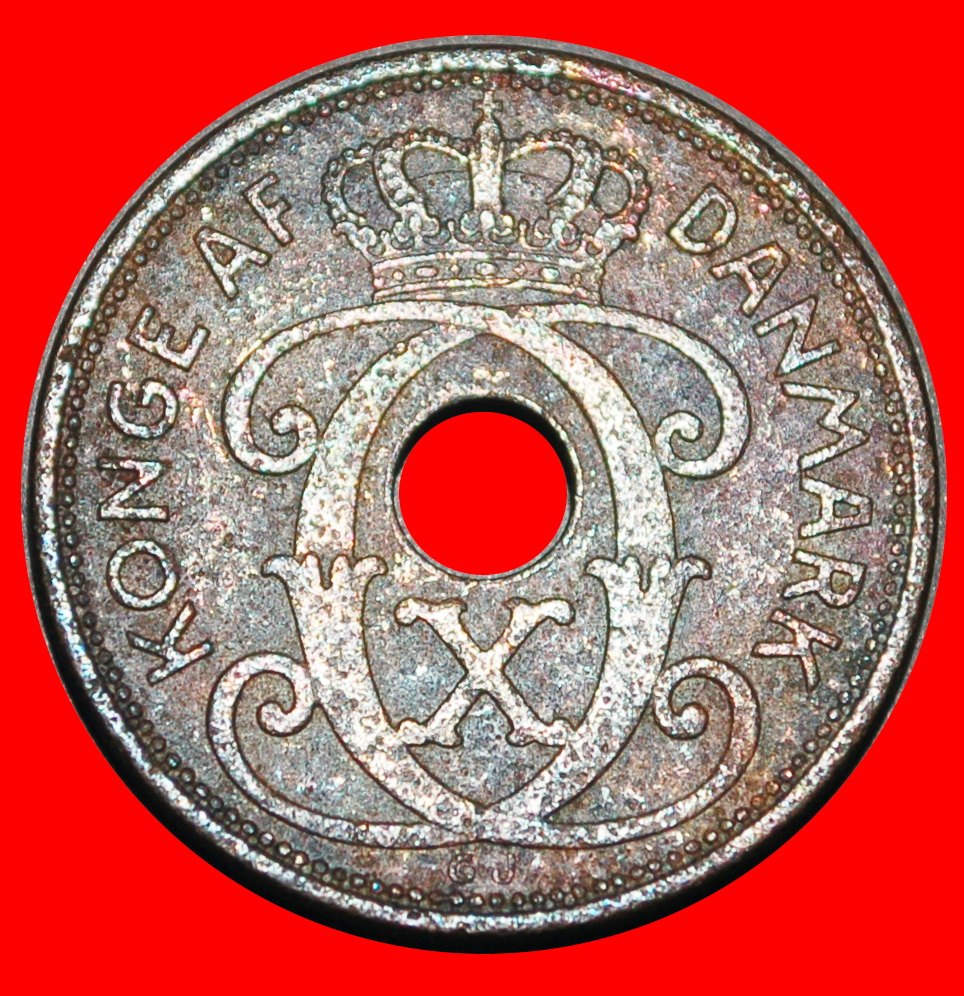  Ⰺ HOLE (1926-1940): DENMARK ★ 2 ORE 1937! Christian X (1912-1947)★LOW START★NO RESERVE!   