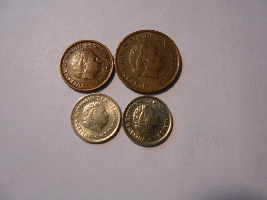  hn32/Niederlande ,4er Lot, 1 Cent 1970 (KM# 180), 5 Cent 1980 (KM# 181), 10 Cent 1965 1974 (KM# 202)   