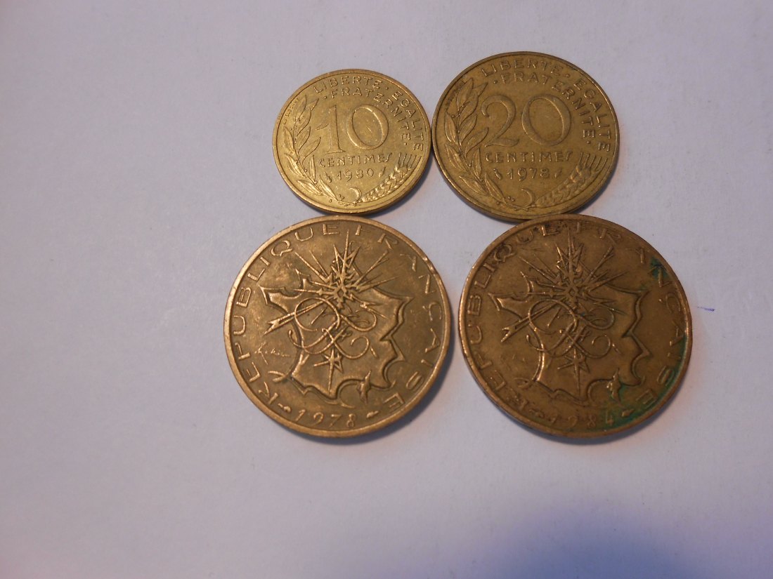  hn35 / Frankreich, 4er Lot, 10 Cent. 1980, 20 Cent. 1978, 10 Francs 1978 Typ A, 10 Francs 1984 Typ B   