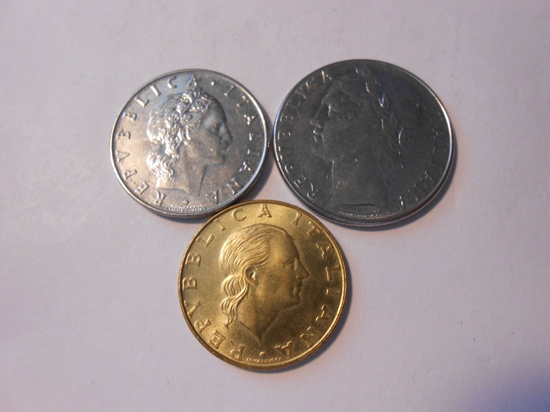  hn37/Italien, 3er Lot, 50 Lire 1980 R, 100 Lire 1980 R, 200 Lire 1994 R Gedenk 180 Jahre Carabinieri   