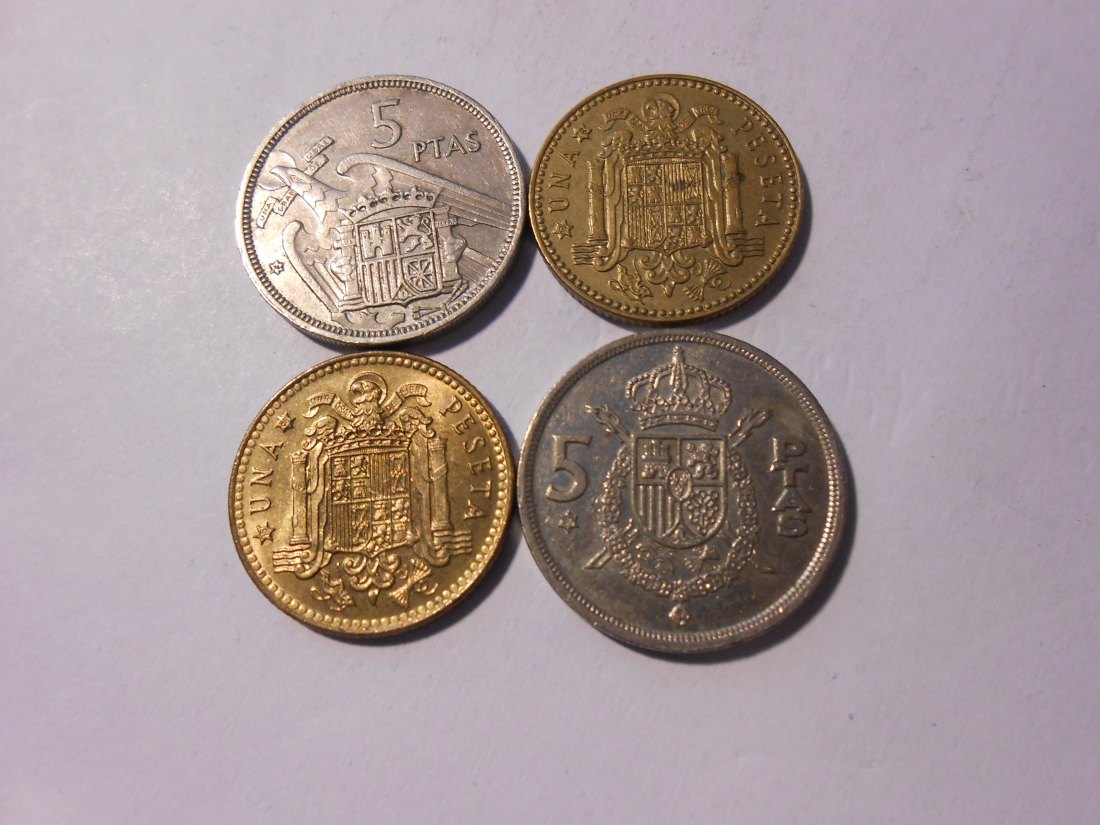  hn44 / Spanien, 4er Lot, 5 Pesata 1957 (KM# 786), 1 Peseta 1975 (KM# 806), 1 Peseta 1975  (KM# 806)   