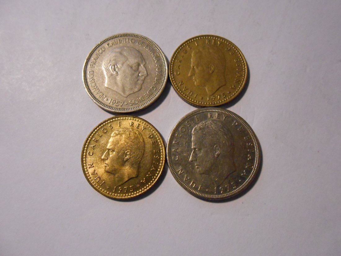  hn44 / Spanien, 4er Lot, 5 Pesata 1957 (KM# 786), 1 Peseta 1975 (KM# 806), 1 Peseta 1975  (KM# 806)   