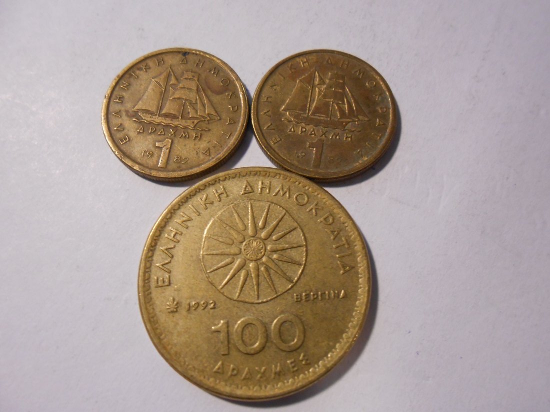 hn47 / Griechenland, 3er Lot, 2x 1 Drachme 1982 1982 (KM# 116) und 100 Drachmen 1992 (KM# 159)