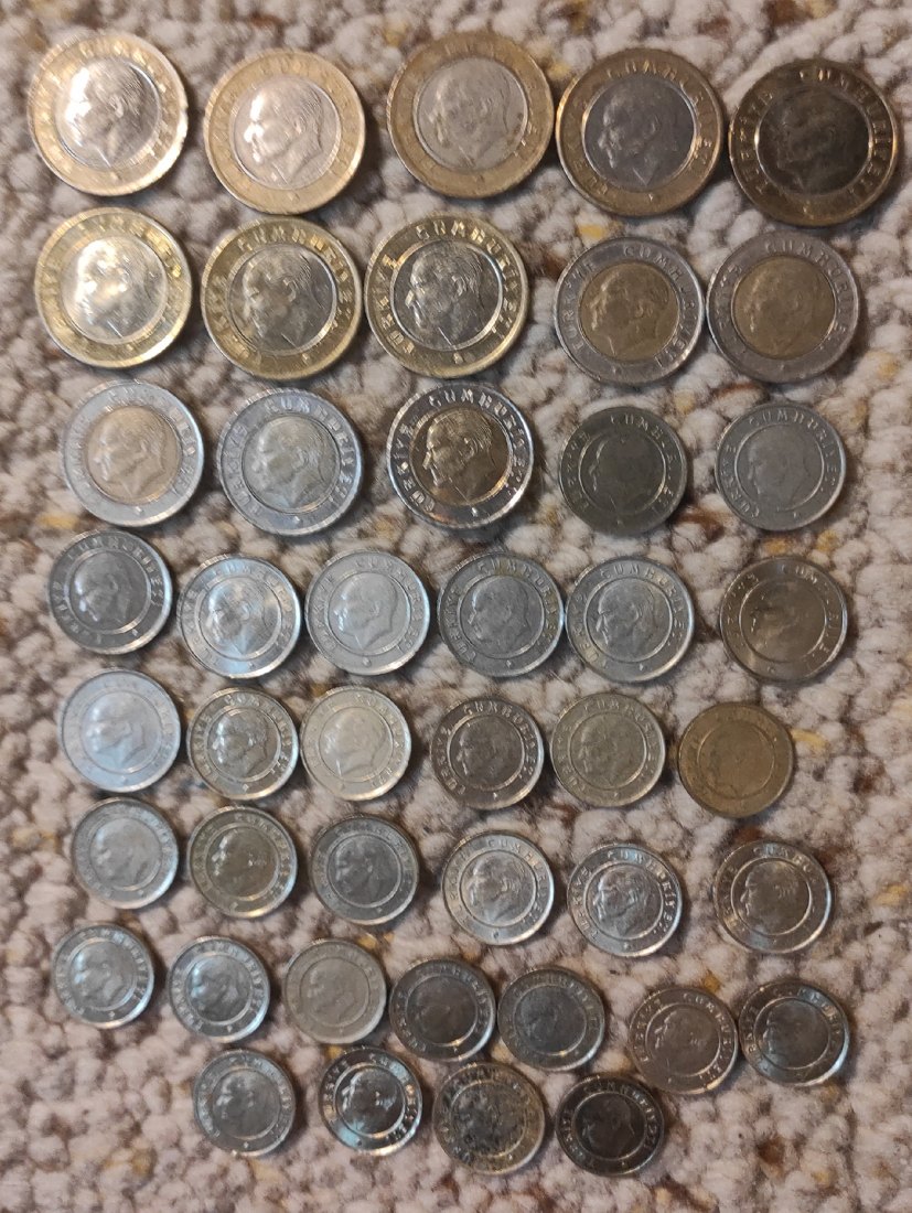  Set 110: Türkei Münzlot mit 42 verschiedenen Münzen 1 Lira, 50 Kurus, 25 Kurus, 10 Kurus, 5 Kurus   