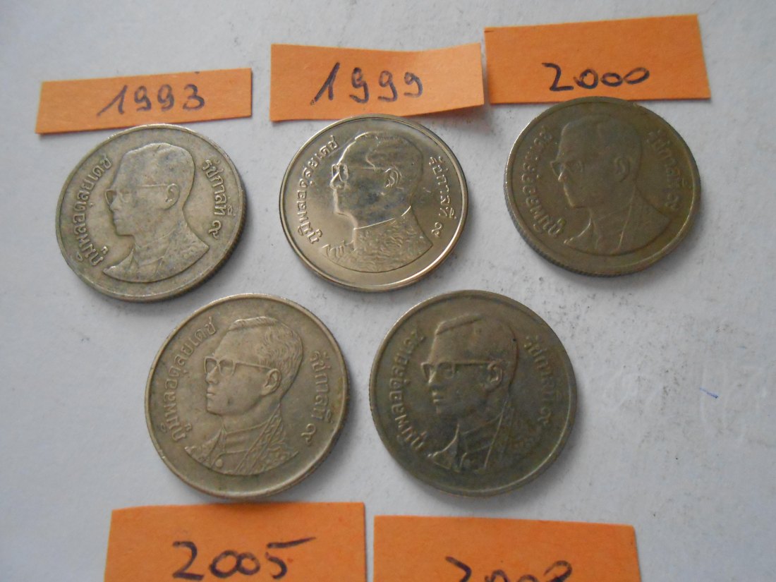  hn56 /Thailand König Rama IX. (1986 - 2017), 5er Lot, 1 Bath 1993 1999 2000 2005 2008 (Y# 183)   