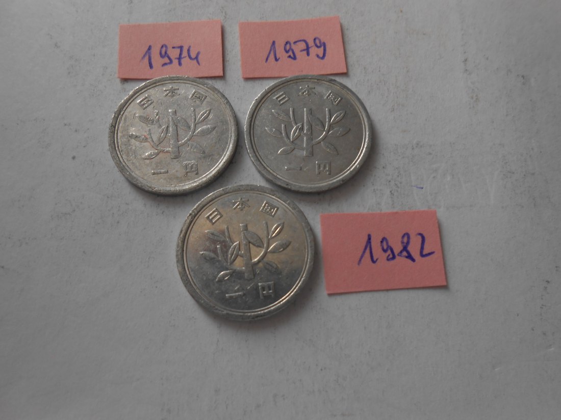  hn59 /Japan, Münzzeitraum Hirohito (Showa) (1950 - 1989), 3er Lot, 1 Yen 1974 1979 1982 (Y# 551)   