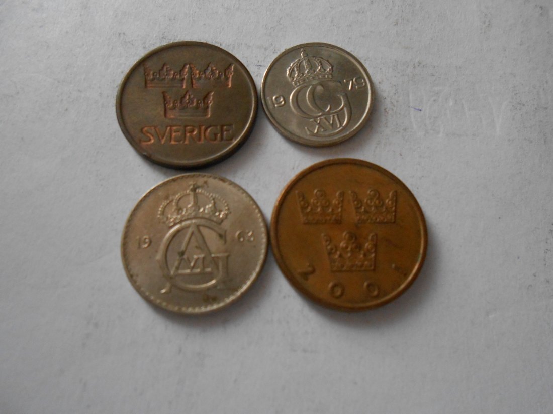  hn61 /Schweden, 4er Lot, 5 Öre 1973 U, 10 Öre 1979 U, 25 Öre 1963 U und 50 Öre 2001 B   