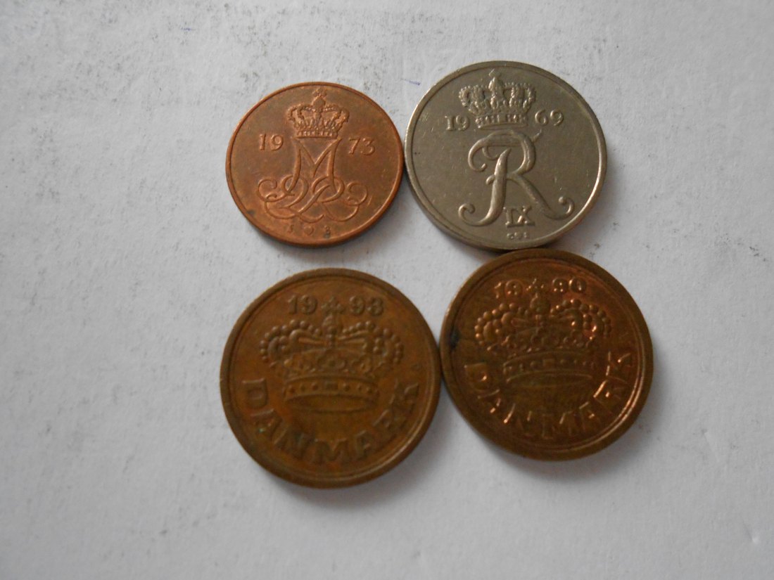 hn65 /Dänemark, 4er Lot, 5 Öre 1973 (KM# 859), 10 Öre 1969 (KM# 849) und 25 Öre 1990 1993 (KM# 868)   