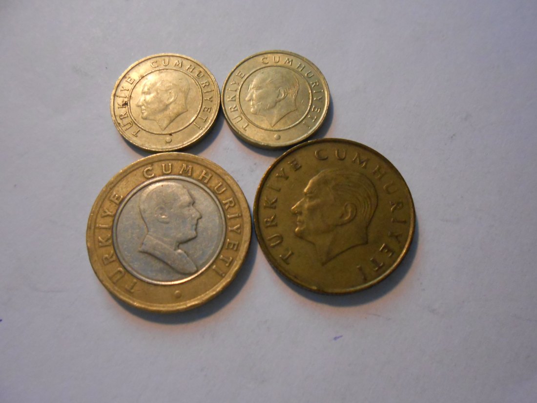  hn72/ Türkei, 4er Lot, 5 Kuruş 2009 2017(KM# 1240), 50 Kuruş 2005(KM# 1168), 500 Lira 1989(KM#989)   
