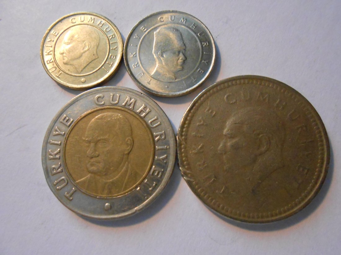  hn74 /Türkei, 4er Lot, 5 Kuruş 2015, 10 Kuruş 2005, 1 Lira 2005, 5000 Lira 1994   