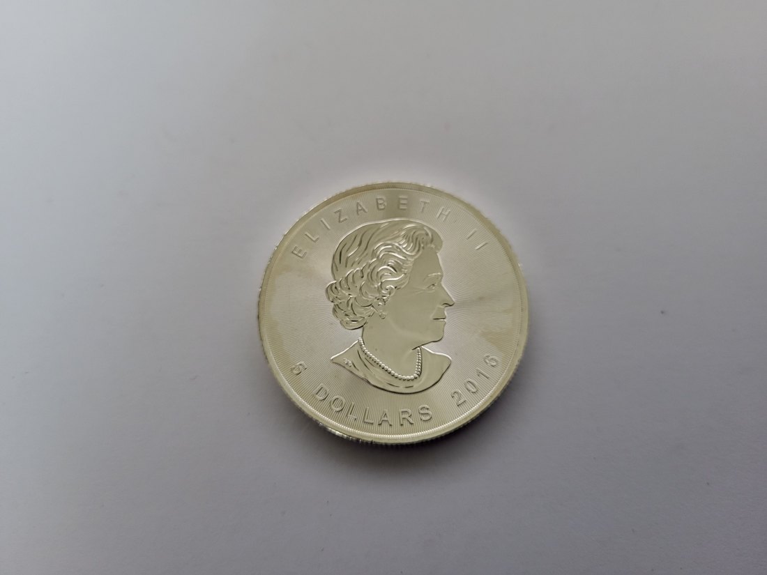  5 Dollars 2016 Maple Leaf 1 Oz Unze Silbermünze Flecken 9999 Canada Kanada Spittalgold9800 (5378   
