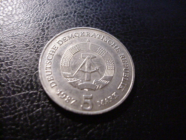  DDR 5 Mark Brandenburger Tor 1987   