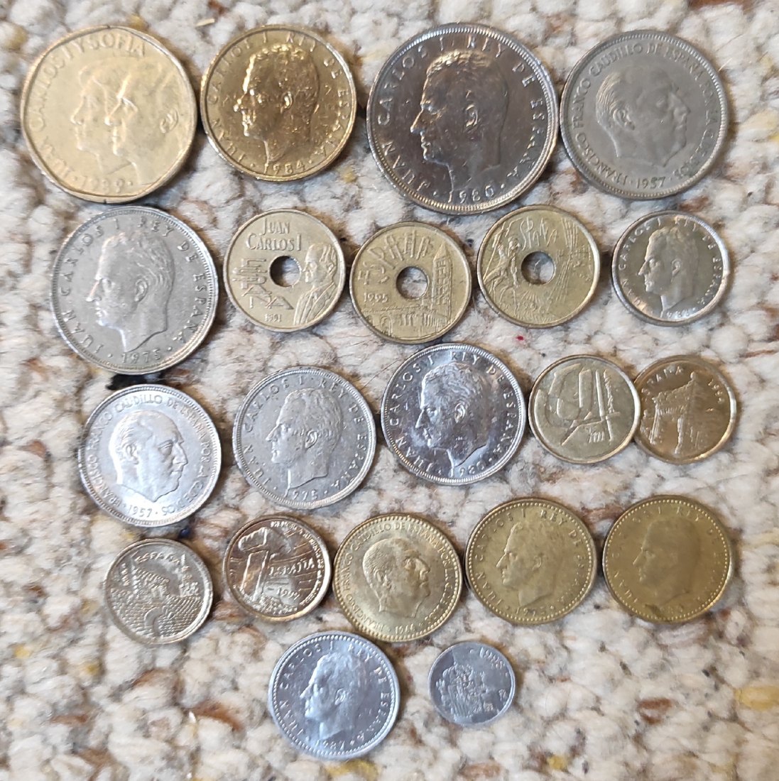 Set 086: Spanien Münzlot mit 21 verschiedenen Münzen   
