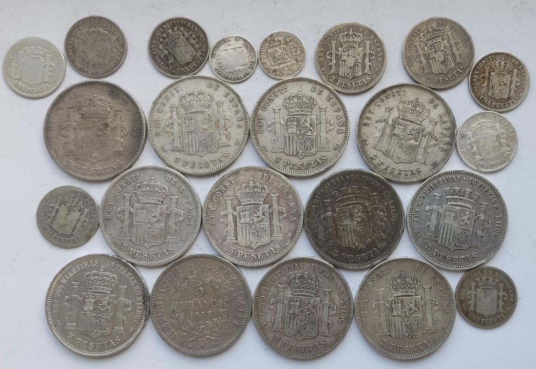  Mixed lot of silver coins. 315 grams of pure silver   