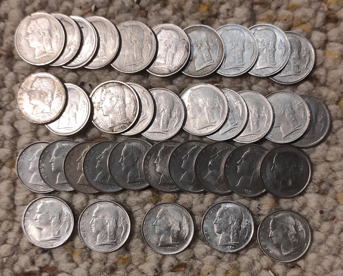  Set 102: Belgien Münzlot mit 35 x 1 Franc Stücken mit verschiedenen Jahrgängen   