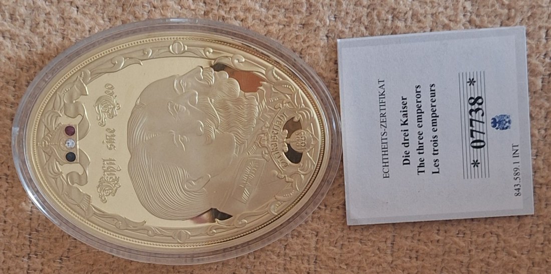  Gigant-Medaille 2015 Kupfer vergoldet mit Svsrovski Die Kaiser des deutschen Reichs ex.9.999   