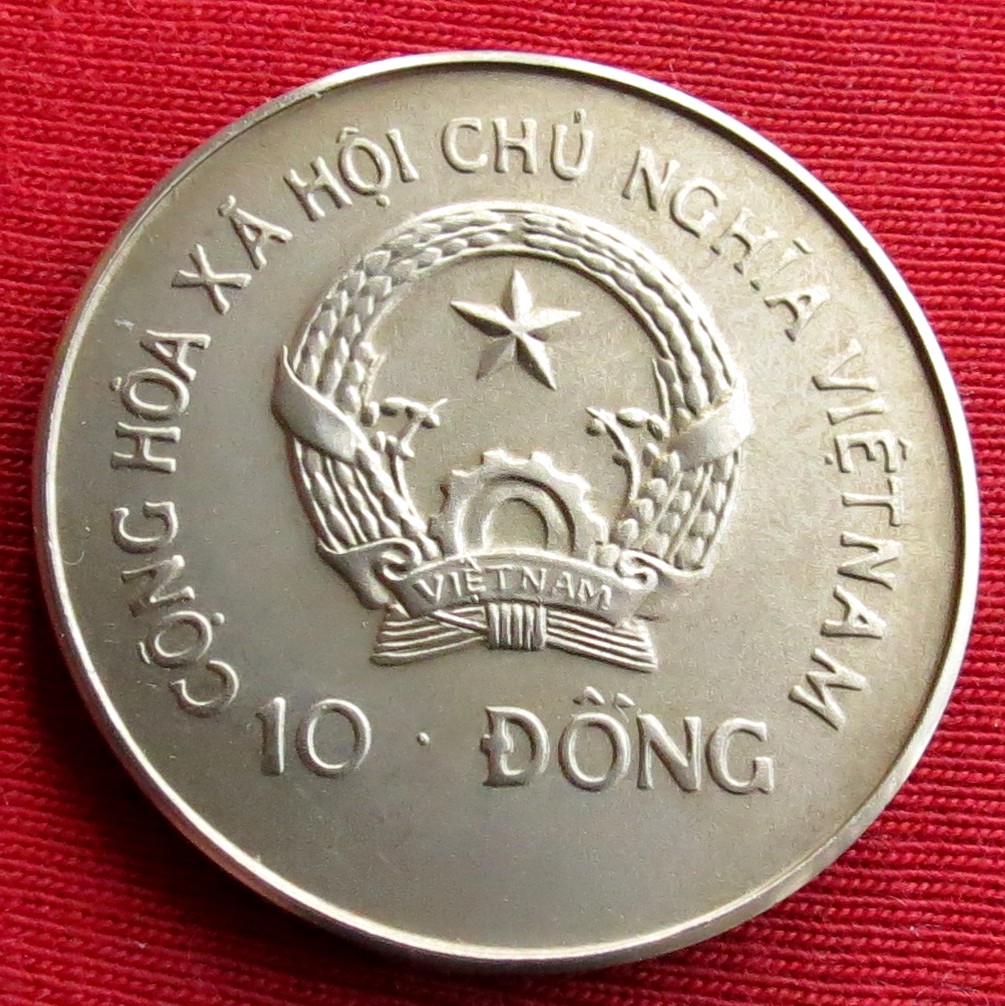  Vietnam 10 dong 1988 boat THUYEN CO   