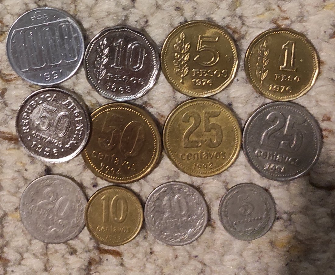  Set 068: Argentinien Münzlot mit 12 verschiedenen Münzen   