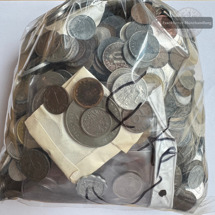  LOT: 4kg diverse Weltmünzen aus div. Jg FM-Frankfurt Gesamtgewicht: 4kg   