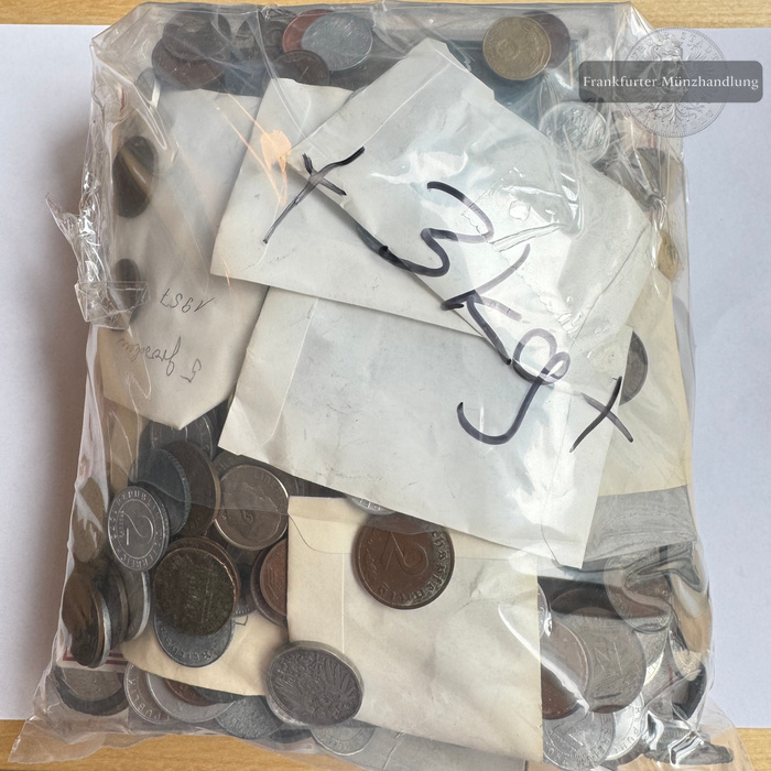  LOT: 3kg diverse Weltmünzen aus div. Jg FM-Frankfurt Gesamtgewicht: 3kg   