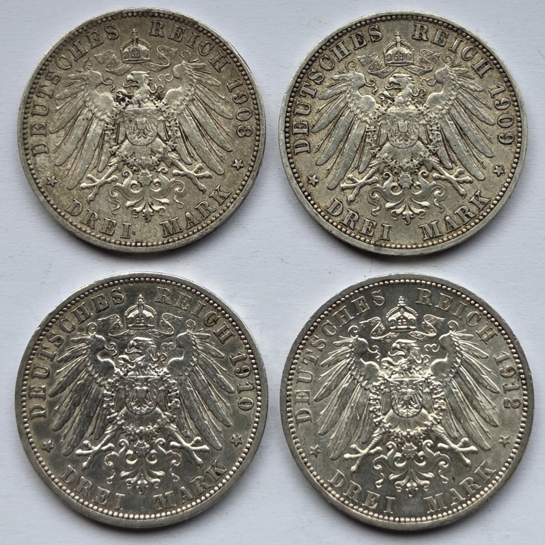  Kaiserreich: Preußen, 3 Mark Wilhelm II. (Jaeger 103), 4 Stück (1908 + 1909 + 1910 + 1912)   